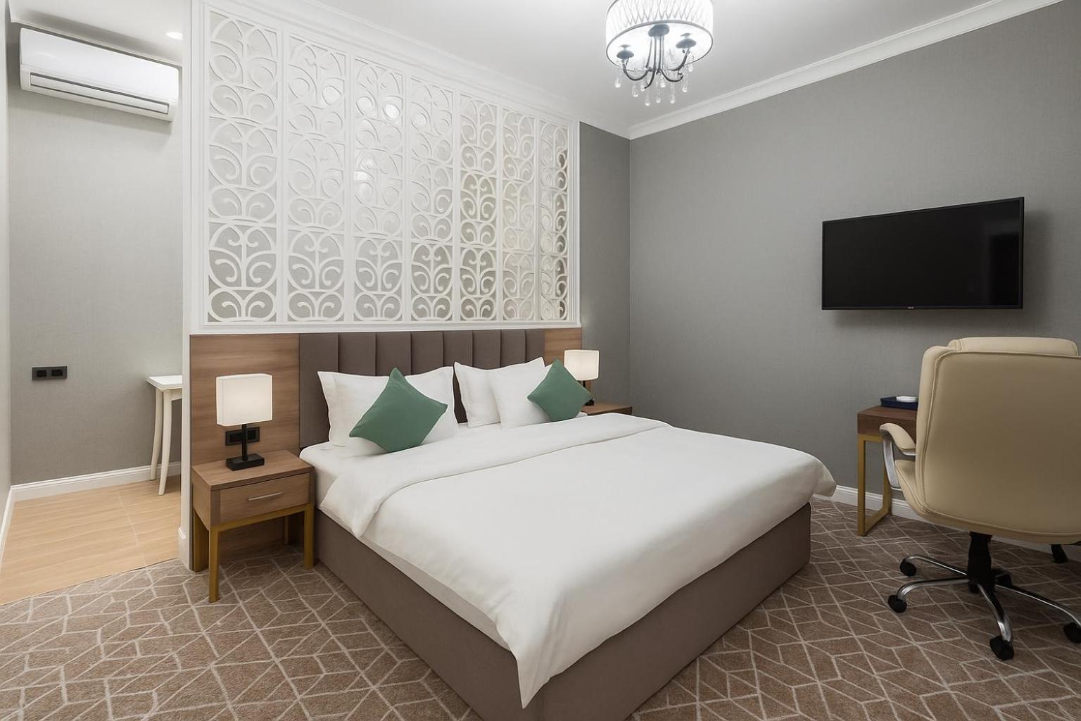 Hotel Tauke Khan Plaza 4*