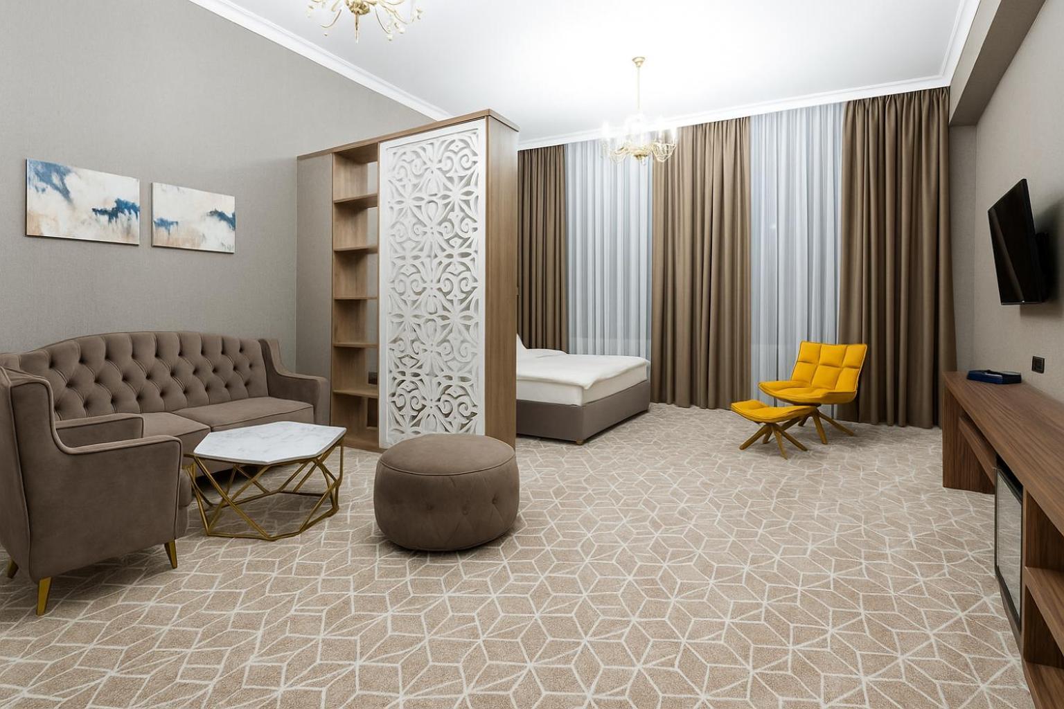 Hotel Tauke Khan Plaza